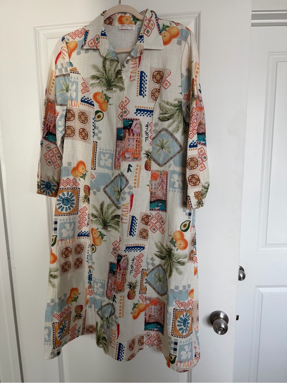 Button-Front Tropical Print Midi Dress in Cream